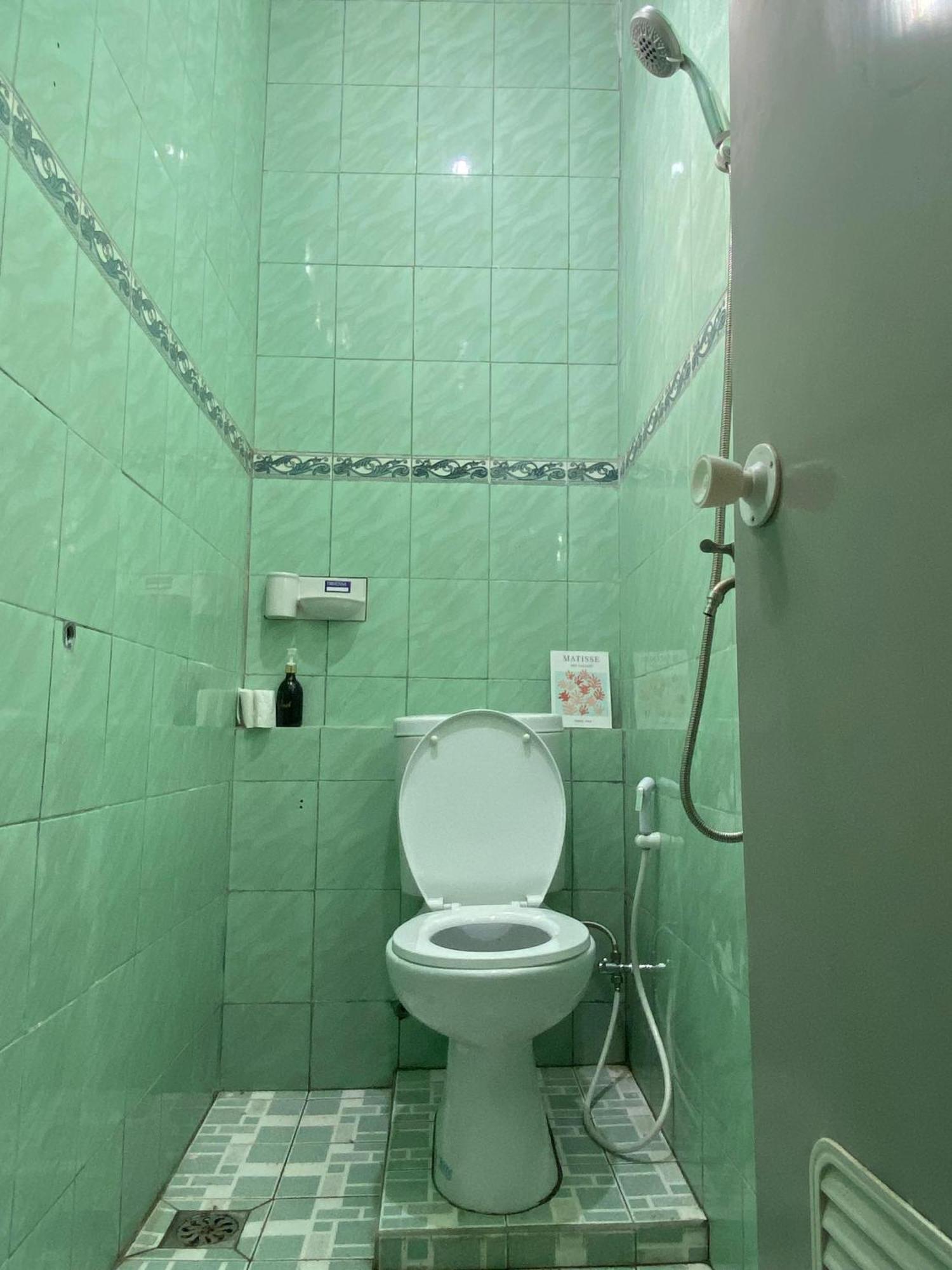 Хостел Good Feeling Banyuwangi Баньюванги Экстерьер фото
