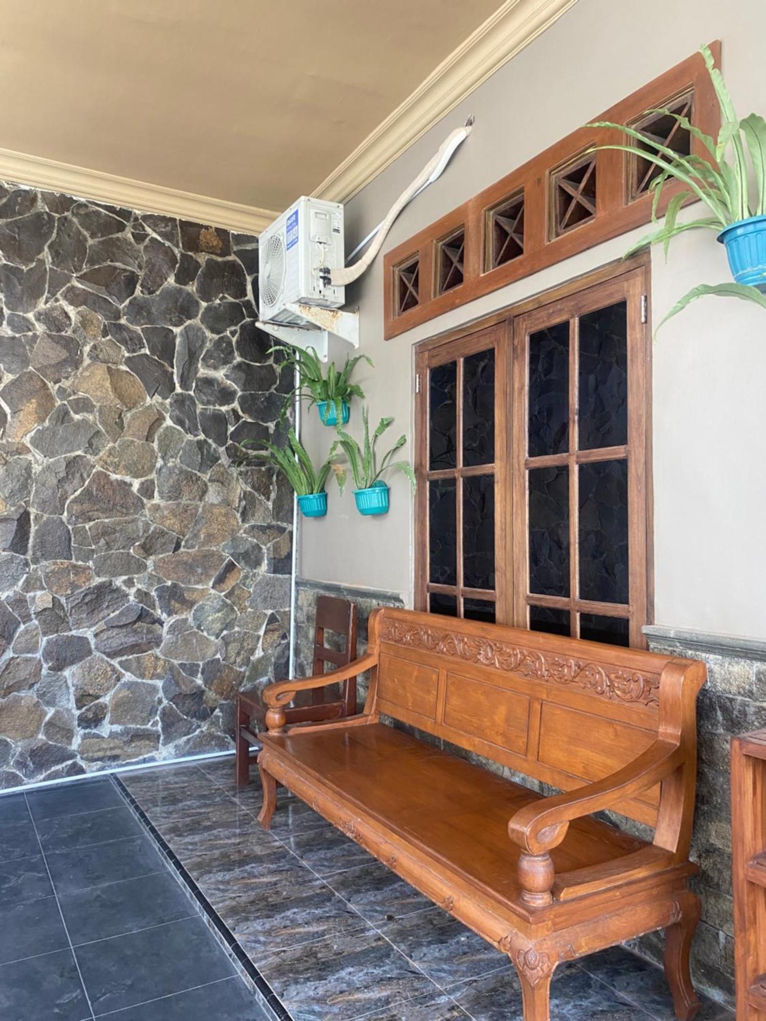 Хостел Good Feeling Banyuwangi Баньюванги Экстерьер фото